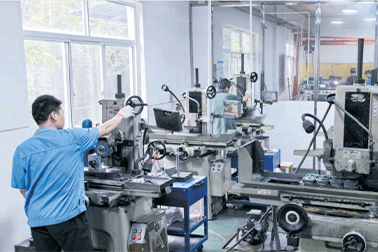 What are the commonly used materials in mold manufacturing?