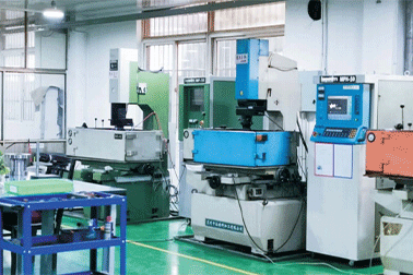 What can high-quality carbon mold steel be made of？